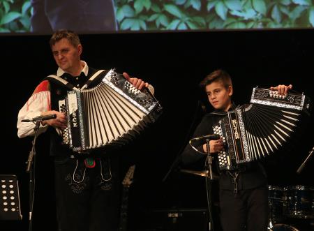 KONCERT ANSAMBLA JELEN 33 FOTO LJUBO VUKELIČ